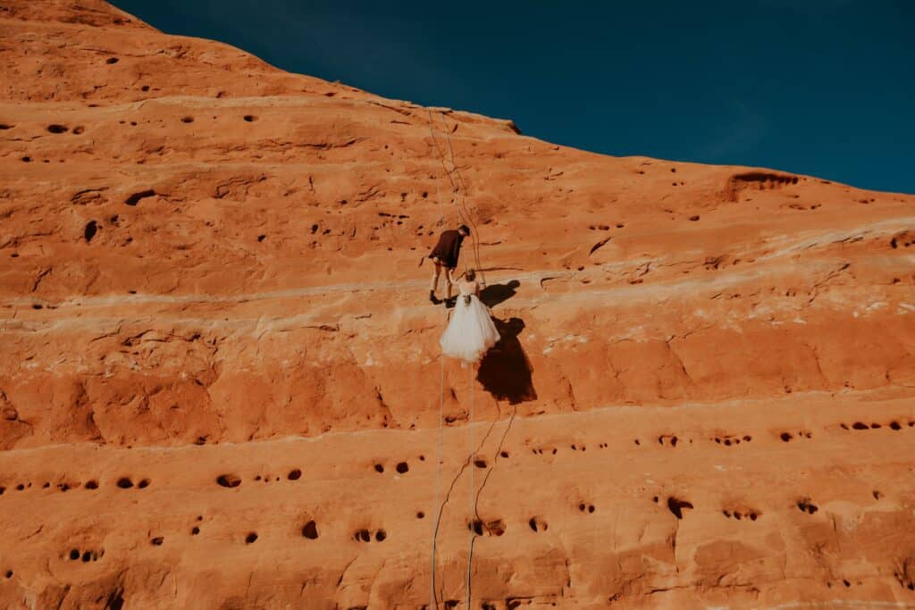moab-rock-climbing-elopement-315